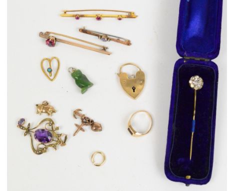 A mixed lot of jewellery comprising an Edwardian 9ct gold Art Nouveau pendant centred with a large oval amethyst coloured sto