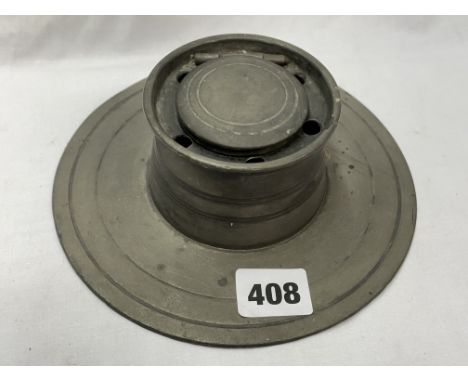 19TH CENTURY PEWTER CAPSTAN QUILL PEN INKWELL