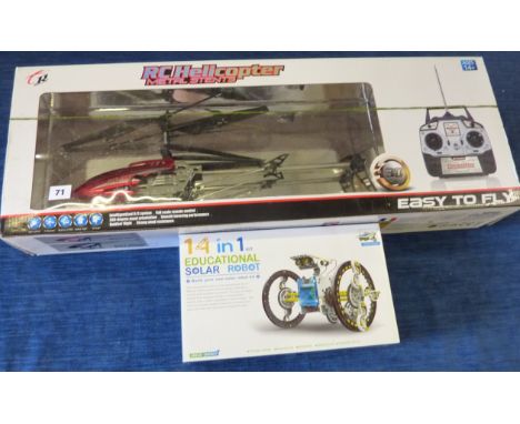 RADIO CONTROLLED HELICOPTER 3D 48CMS WITH SPARE ROTOR BLADES T/W 14 IN 1 EDUCATIONAL SOLAR ROBOT