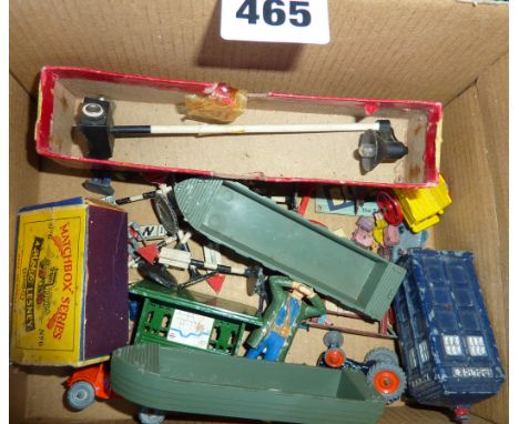 


DINKY POLICE BOX, VARIOUS 0 &amp; OO GAUGE FIGURES AND ACCESSORIES, PART BOXED LESNEY EARLY&nbsp; NO 6 BUS &amp; OTHER SMA