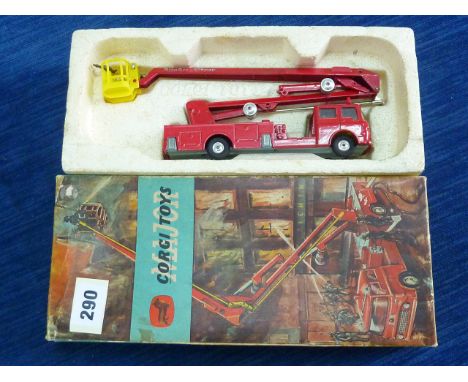 CORGI BOXED C 1127 SIMON SNORKEL FIRE ENGINE