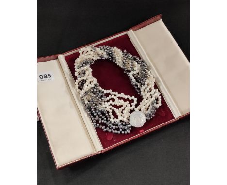 MOTHER OF PEARL NECKLACE 
