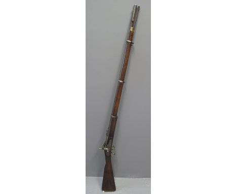 19TH CENTURY BRITISH PERCUSSION THREE BAND SNIDER TYPE BREECH LOADING MUSKET having 35" (90cm) barrel, ladder sight, plain ac