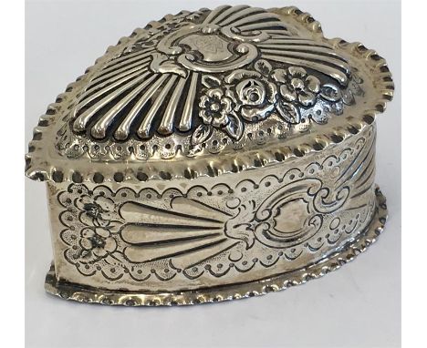 Antique Mappin & Webb hallmarked trinket box measures approx. 4" at the longest point.