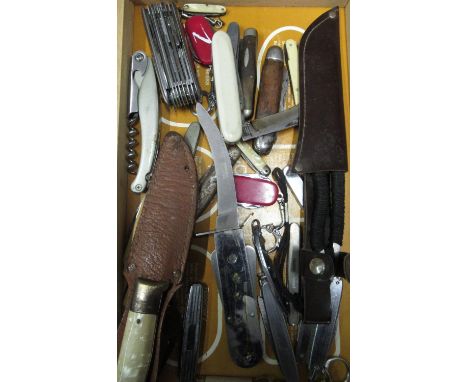 Parachute packers knife with MOD Ordnance mark and dated 1988, Rodgers Sheffield pruning knife, other pocket knives, smokers 