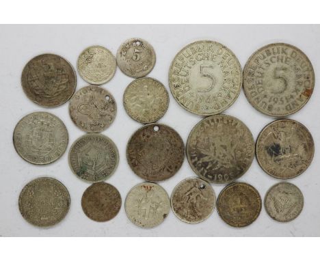 Mixed world silver denominations, examples from most continents. UK P&amp;P Group 0 (£6+VAT for the first lot and £1+VAT for 