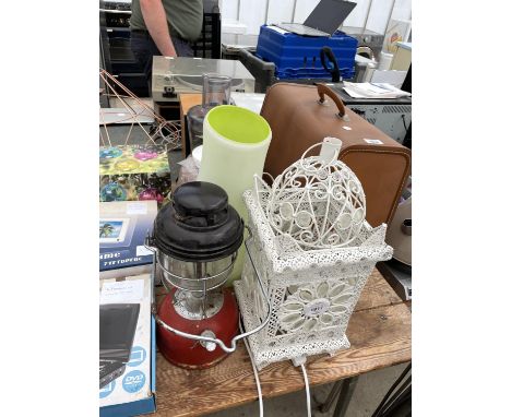 AN ASSORTMENT OF ITEMS TO INCLUDE A TILLEY LAMP, FOOD PROCESSOR AND LAMPS ETC 