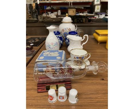 A QUANTITY OF CERAMICS AND CHINA TO INCLUDE WEDGWOOD JASPERWARE, CARLTONWARE, BLUE AND WHITE SMALL GINGER JARS, ROYAL ALBERT,
