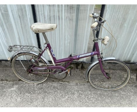 A VINTAGE LADIES RALEIGH BIKE 
