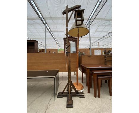 A MODERN PINE STANDARD LAMP COMPLETE WITH SHADE AND ADJUSTABLE LANTERN STANDARD LAMP 