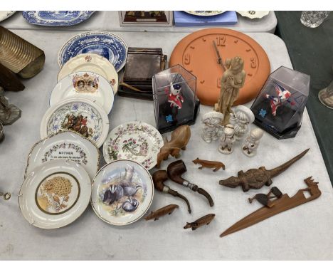 A QUANTITY OF ITEMS TO INCLUDE CABINET PLATES, TERRACOTTA WALL CLOCK, FIGURINES, PIPES, TREEN ITEMS, ETC 