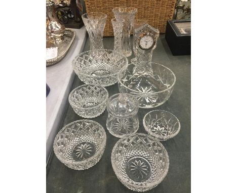 A COLLECTION OF CUT GLASS CRYSTAL ITEMS TO INCLUDE AN EDINBURGH CRYSTALCLOCK, VASES, BOWLS, ETC 