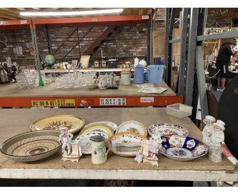 A QUANTITY OF COLLECTORS PLATE TO INCLUDE A LARGE FLORAL CHARGER, ALSO INCLUDES CERAMIC FIGURES 