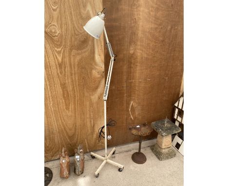 AN INDUSTRIAL STYLE ANGLE POISE STANDARD LAMP BELIEVED IN WORKING ORDER BUT NO WARRANTY 
