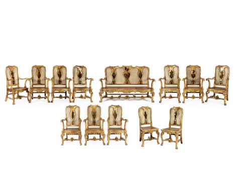 Hochdekorative Salonmöbel im Louis XV-StilSofa: 108 x 164 x 51 cm.Armlehnenstuhl: 105 x 67 x 48 cm. Rom.Bestehend aus zwei So