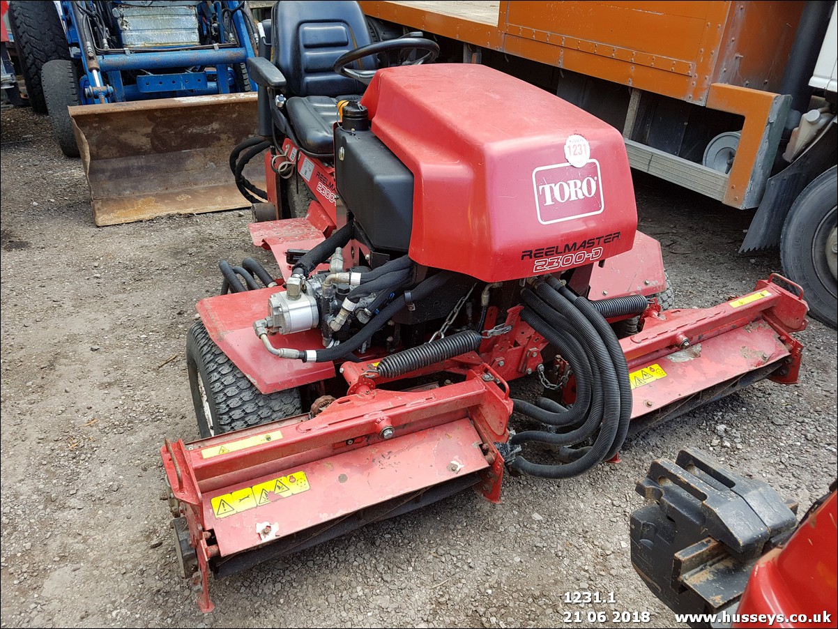 TORO REELMASTER 2300D TRIPLE MOWER RUNS, DRVES, CUTS 1699 RECORDED HOURS Item Location Huss