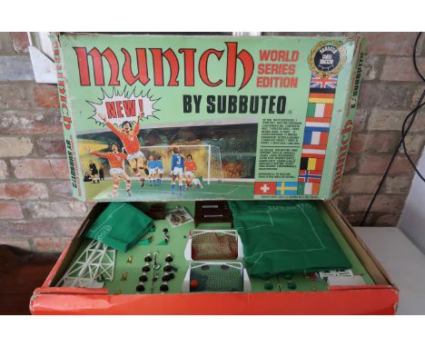 A Subbuteo Munich set with England and Liverpool teams, World Series Edition.