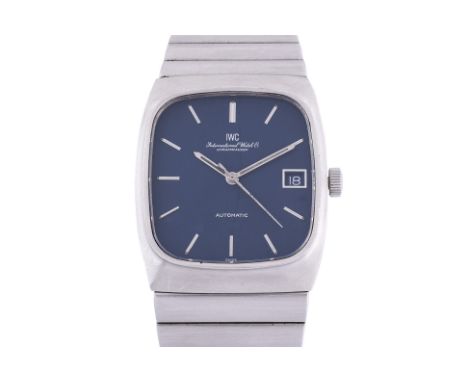 AN IWC AUTOMATIC STAINLESS STEEL BRACELET WATCH
Circa 1980s, Ref. 582.379, cal. 3524
Rounded square stainless steel case and 