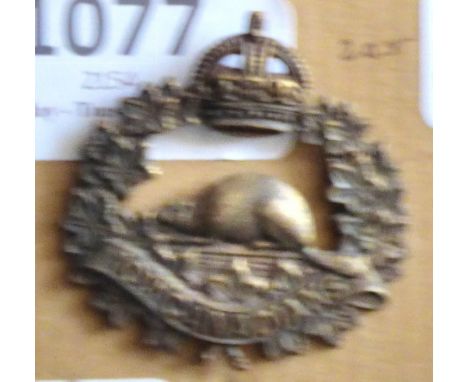 Canada - 10th Infantry Battalion Officers Cap Badge - Bronze KC