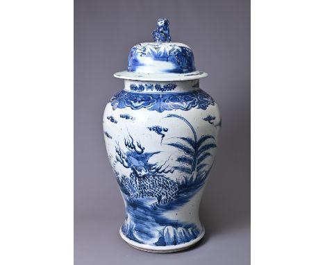 A VERY LARGE AND IMPOSING CHINESE BLUE AND WHITE PORCELAIN JAR WITH COVER, 20TH CENTURY. An impressive jar decorated in the T