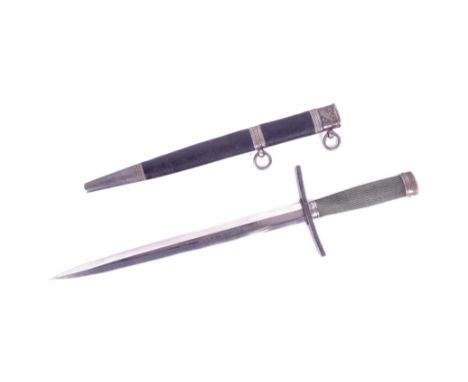 A WWII Second World War Third Reich Nazi German Hitler Youth Leaders dagger. Flat pommel with Hitler Youth lozenge, twisted w
