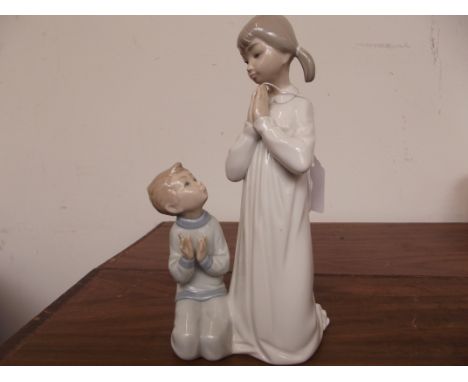 Nao group figure, boy and girl 