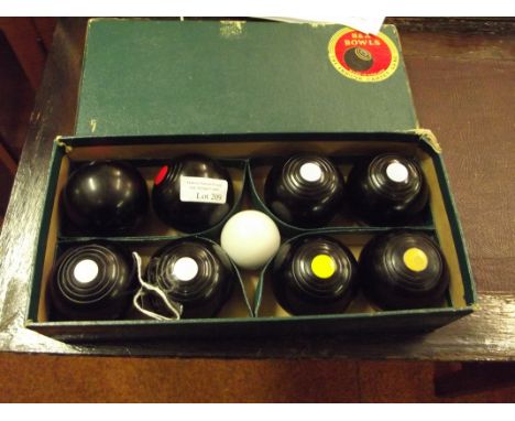 Set of carpet bowls 