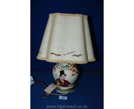 A Crown Devon Fieldings table lamp with shade.