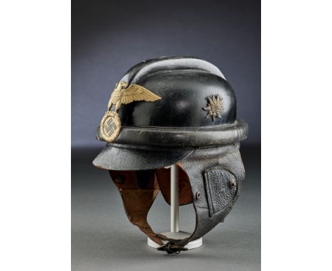 Deutsches Reich 1933 - 1945 - NSKK / NSFK / DLV : NSKK - Lederhelm. Lederhelm mit vorderseitigem Hoheitsadler in Metallausfüh