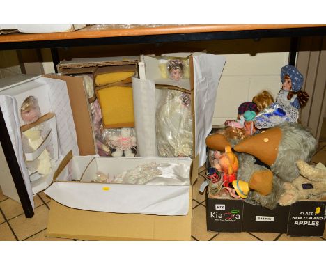 VARIOUS COLLECTORS DOLLS AND SOFT TOYS etc, to include boxed Ashton-Drake Galleries collectors dolls 'Ashley Marie', 'Victori