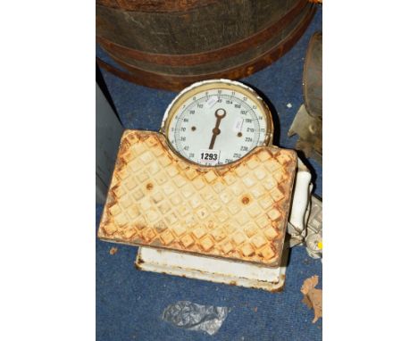 A SET OF VINTAGE BATHROOM SCALES