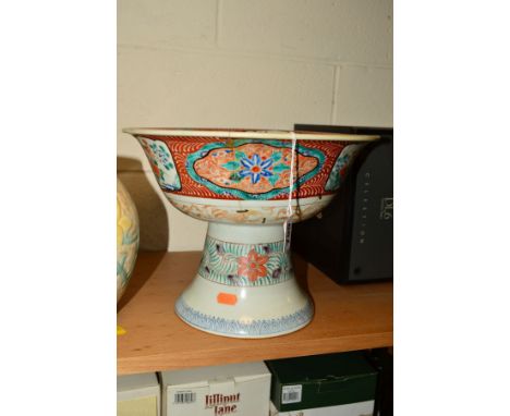 A 17TH CENTURY JAPANESE ARITA PORCELAIN PEDESTAL BOWL, with old stapled repairs, six orange character marks to base, diameter