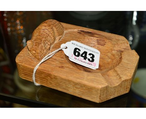 ROBERT THOMPSON OF KILBURN MOUSEMAN OAK ASHTRAY, with carved mouse detail, length 10.5cm x width 7.8cm (condition: some stain