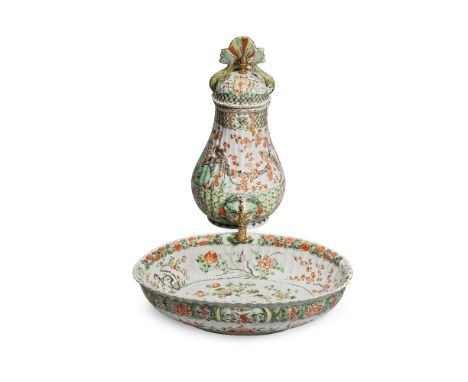 A FAMILLE VERTE EXPORT WALL CISTERN, COVER AND A BASINKangxiThe fluted cistern and basin decorated with exotic birds amongst 