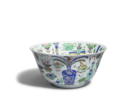A LARGE FAMILLE VERTE 'ANTIQUITIES' BOWLKangxiPotted with deep gently rounded sides rising to a flaring rim, decorated to the