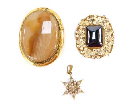 A group of Edwardian and later jewellery, comprising an agate and Pinchbeck framed oval brooch, 5.5cm wide, an enamel flower 