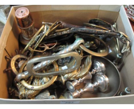 Shoebox containing assorted metalware including horse brasses, dust bell, chamber stick, novelty animals including owl etc.(B