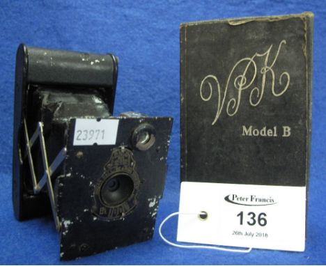 Early 20th Century Kodak Vest Pocket camera appearing to be with its original box (the camera that went to the First World Wa