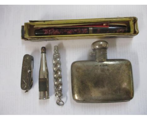 Collectables to include a silver hip flask, two propelling pencils and a Parker pen 