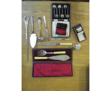 A selection of silver and silver plated items to include a William Hutton silver mustard pot (with liner), a heavy silver nap