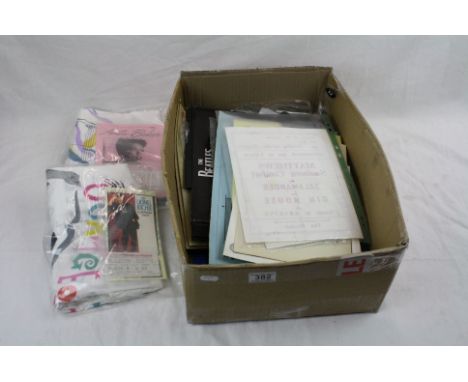 Music &amp; other ephemera - Group of items to include The Who Live at Leeds items, gig tee shirts, comics etc