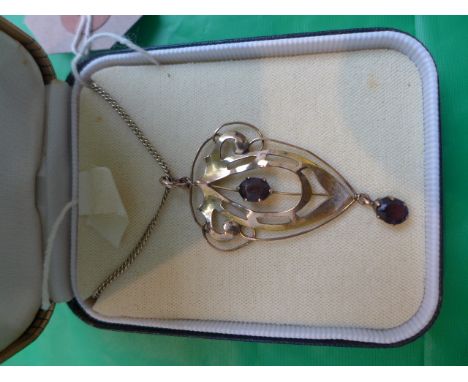 Art Nouveau gold pendant and chain