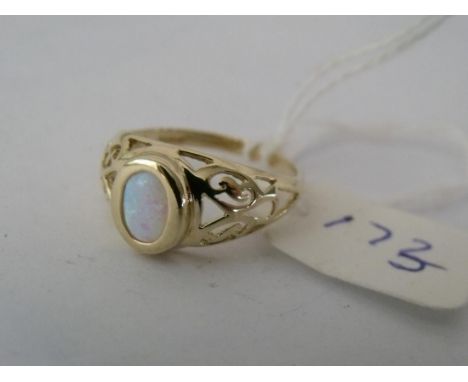 9ct opal set ring with pierced shoulders approx size M  