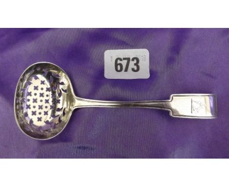 Sifter ladle ensuite Lon 1810      