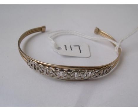9ct Celtic style pierced half bangle 6.2g    