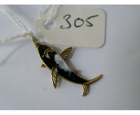 A small 9ct enamel fish charm     