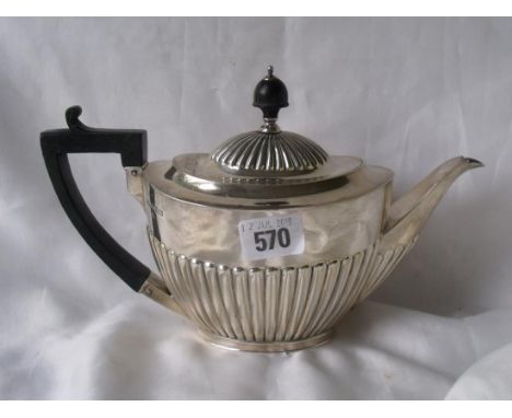 Bachelor's boat shaped half reed tea pot 10” over spout Sheffield 1913  by R&B 470g     