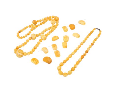 Konvolut Bernsteinschmuck, schönes Material, opak bis transluzent in hellem gelb bis caramel tlw. mit sehr schöner Zeichnung,