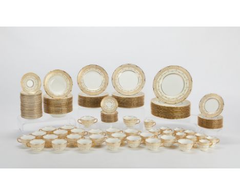 Royal Doulton, England. Large 132 piece porcelain dinner service including: 12 dinner plates, 12 luncheon plates, 12 salad pl