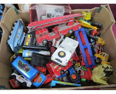 A Tray of Various Diecast Models, Dinky, Spectrum Pursuit Vehicle, Snorkel Fire Engine, Matchbox Londoner K-13, etc, all play